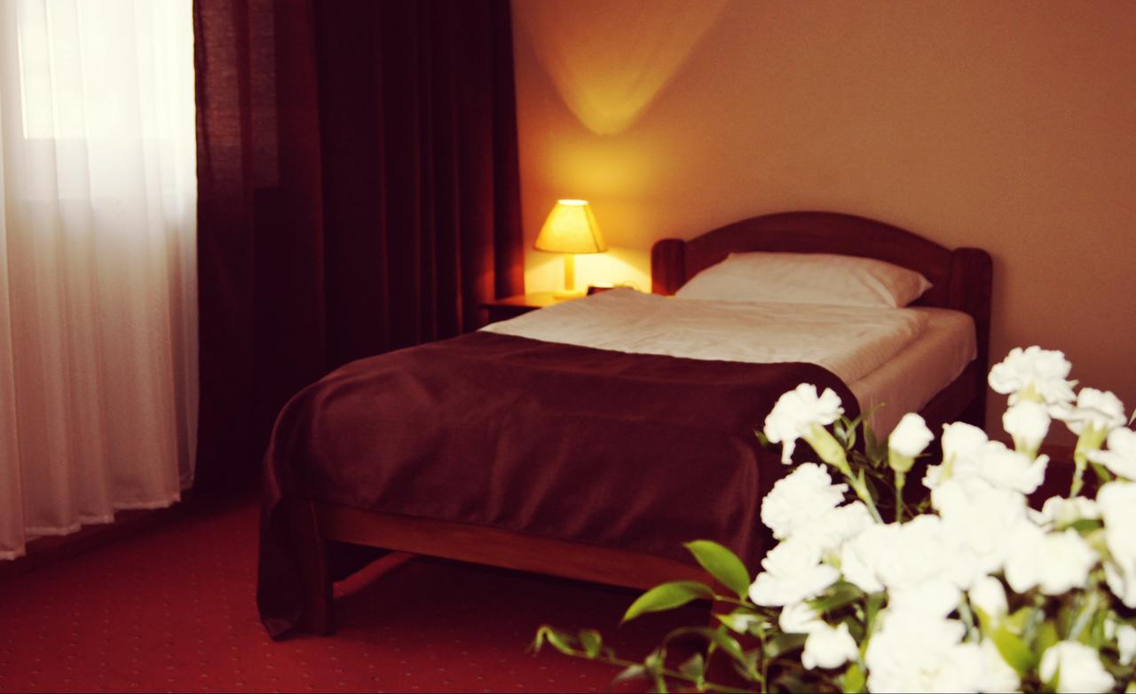 Hotel Metro Клодзько Екстер'єр фото