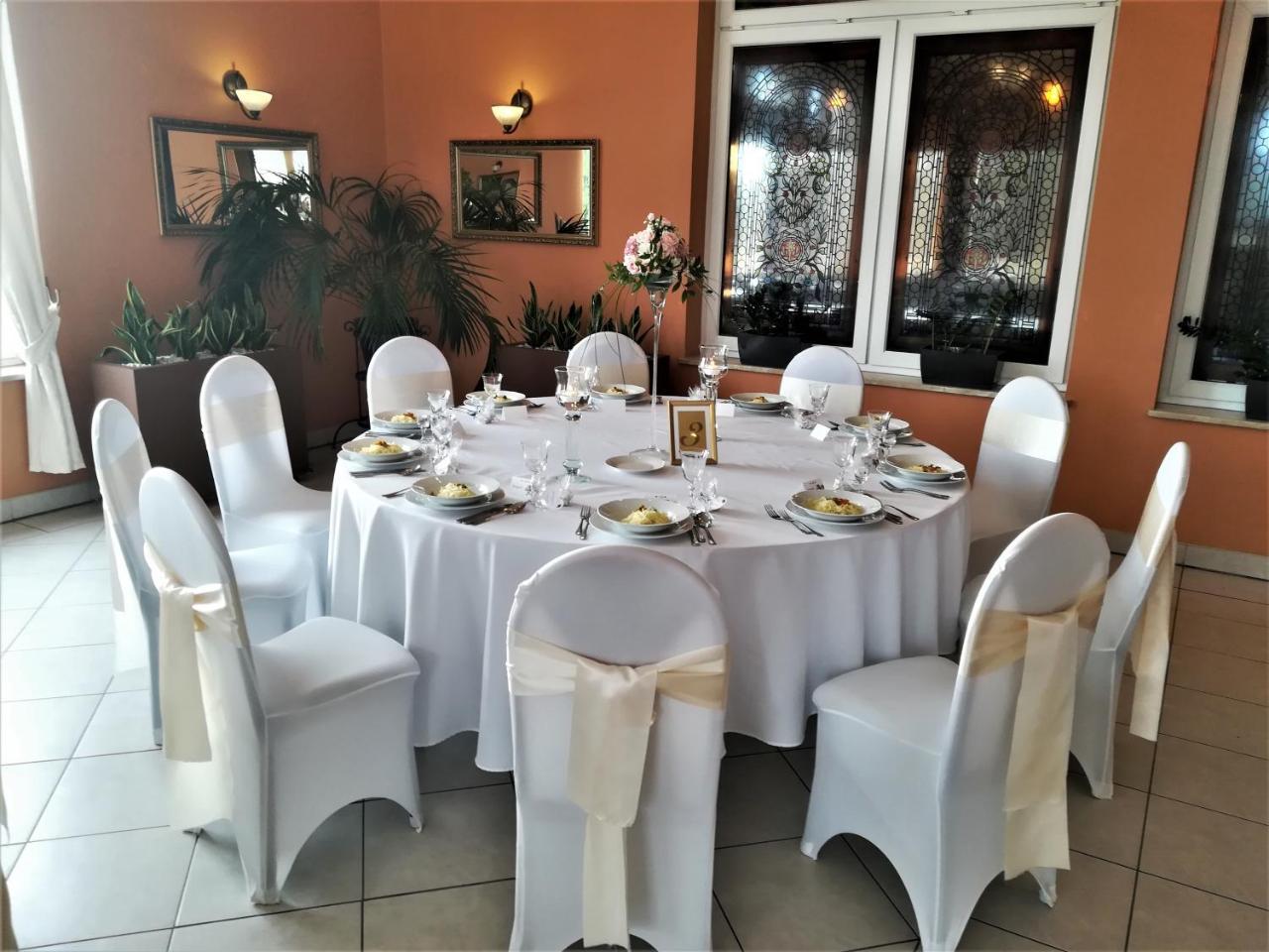Hotel Metro Клодзько Екстер'єр фото