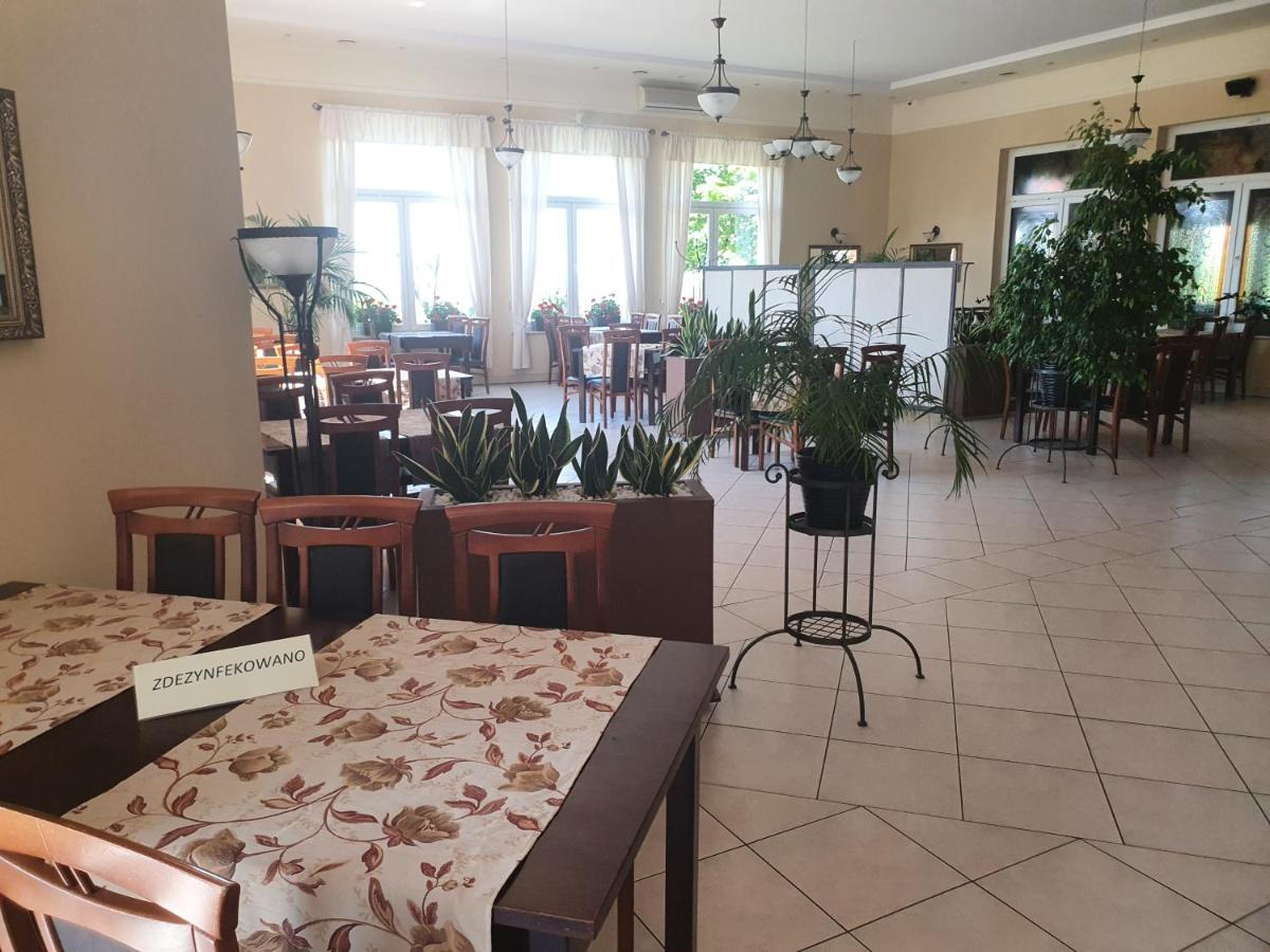 Hotel Metro Клодзько Екстер'єр фото
