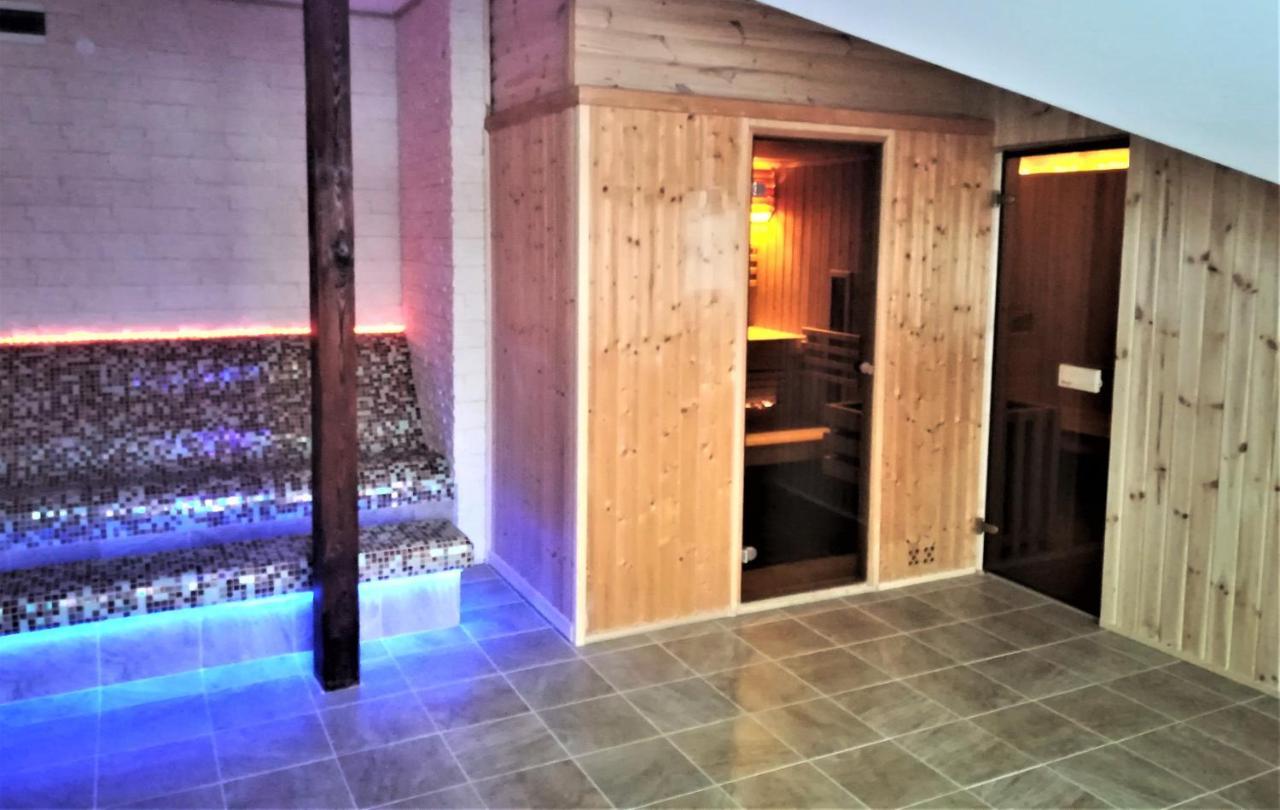 Hotel Metro Клодзько Екстер'єр фото